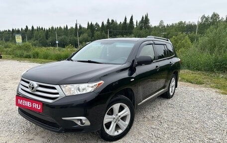 Toyota Highlander III, 2013 год, 1 790 000 рублей, 2 фотография