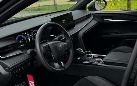 Toyota Camry, 2025 год, 3 800 000 рублей, 6 фотография