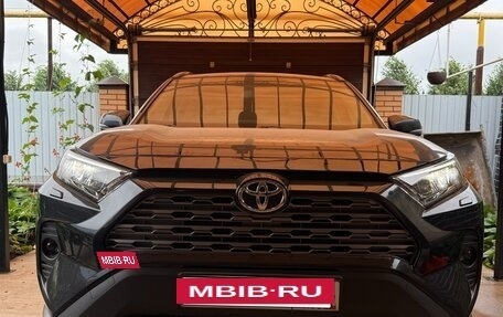 Toyota RAV4, 2020 год, 3 750 000 рублей, 2 фотография