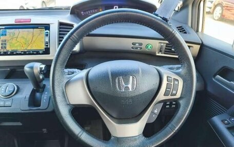 Honda Freed I, 2016 год, 815 000 рублей, 10 фотография