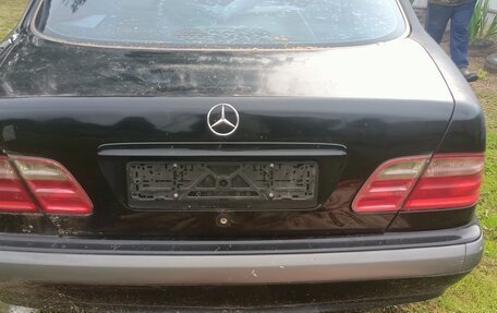 Mercedes-Benz E-Класс, 2000 год, 10 000 рублей, 2 фотография