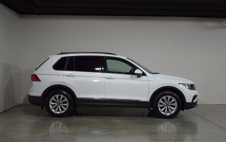 Volkswagen Tiguan II, 2020 год, 2 097 000 рублей, 6 фотография