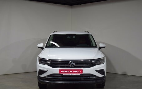 Volkswagen Tiguan II, 2020 год, 2 097 000 рублей, 8 фотография