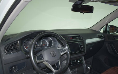 Volkswagen Tiguan II, 2020 год, 2 097 000 рублей, 14 фотография