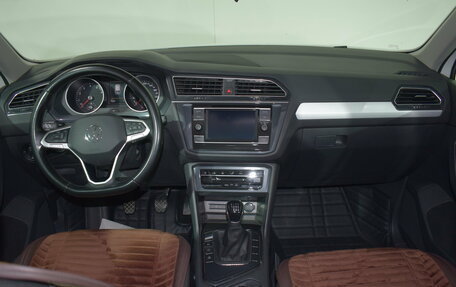 Volkswagen Tiguan II, 2020 год, 2 097 000 рублей, 16 фотография
