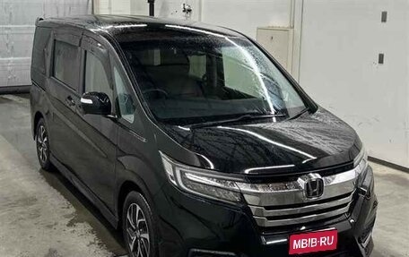 Honda Stepwgn IV, 2018 год, 1 870 000 рублей, 1 фотография