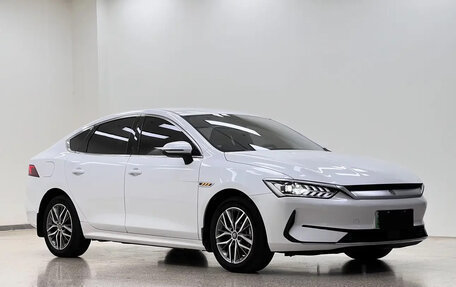 BYD Qin, 2023 год, 1 416 009 рублей, 3 фотография