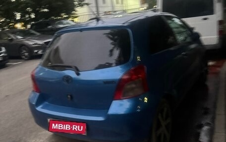 Toyota Yaris III рестайлинг, 2007 год, 750 000 рублей, 1 фотография