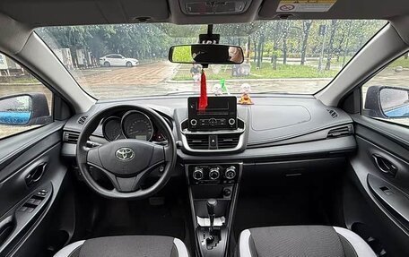 Toyota Yaris XP150 рестайлинг, 2021 год, 1 040 000 рублей, 12 фотография