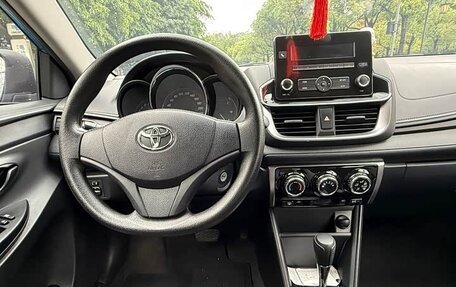 Toyota Yaris XP150 рестайлинг, 2021 год, 1 040 000 рублей, 13 фотография