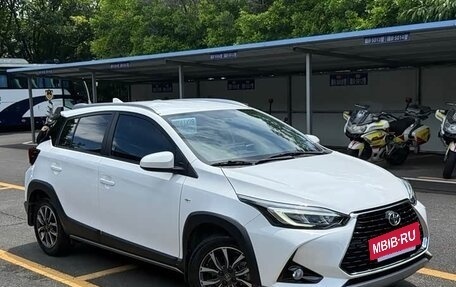 Toyota Yaris XP150 рестайлинг, 2022 год, 1 100 000 рублей, 3 фотография