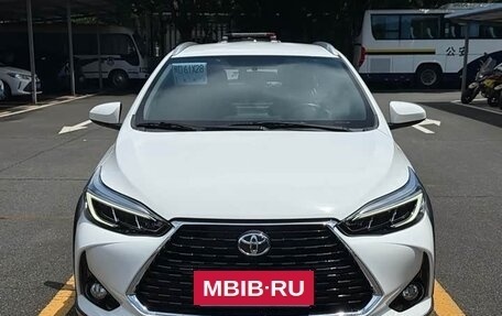 Toyota Yaris XP150 рестайлинг, 2022 год, 1 100 000 рублей, 2 фотография
