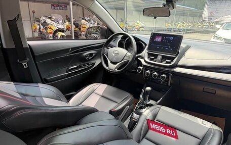 Toyota Yaris XP150 рестайлинг, 2022 год, 1 100 000 рублей, 11 фотография