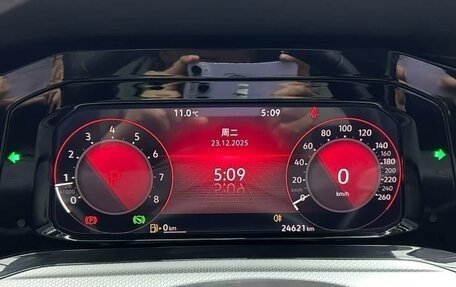 Volkswagen Golf VIII, 2022 год, 1 995 000 рублей, 13 фотография