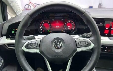 Volkswagen Golf VIII, 2022 год, 1 995 000 рублей, 12 фотография