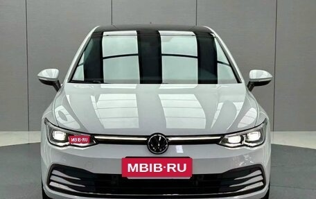 Volkswagen Golf VIII, 2022 год, 1 995 000 рублей, 2 фотография
