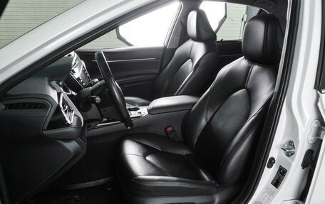 Toyota Camry, 2020 год, 2 649 000 рублей, 10 фотография