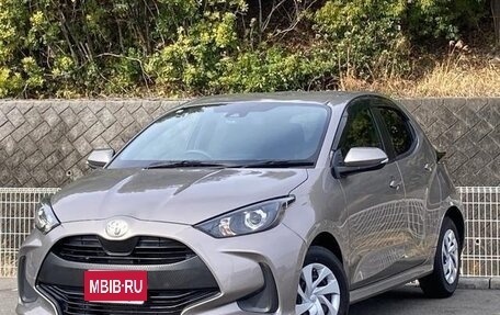 Toyota Yaris, 2022 год, 790 000 рублей, 1 фотография
