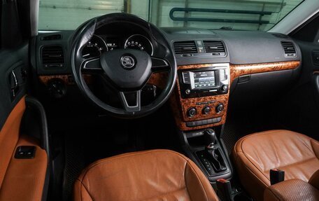 Skoda Yeti I рестайлинг, 2015 год, 1 344 000 рублей, 6 фотография