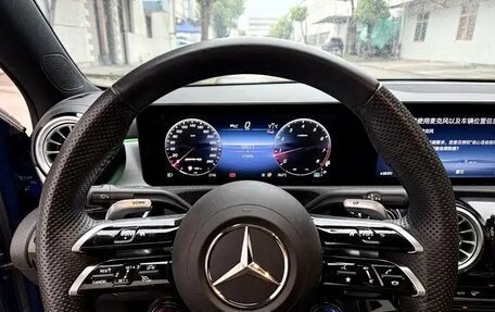 Mercedes-Benz A-Класс, 2024 год, 5 000 000 рублей, 13 фотография