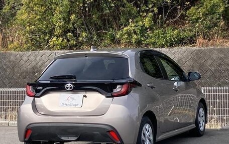 Toyota Yaris, 2022 год, 790 000 рублей, 2 фотография
