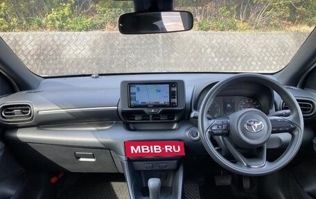 Toyota Yaris, 2022 год, 790 000 рублей, 5 фотография