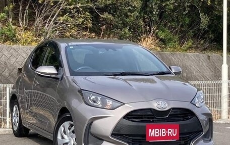 Toyota Yaris, 2022 год, 790 000 рублей, 3 фотография