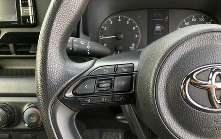 Toyota Yaris, 2022 год, 790 000 рублей, 10 фотография