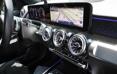 Mercedes-Benz GLB, 2024 год, 3 450 000 рублей, 11 фотография