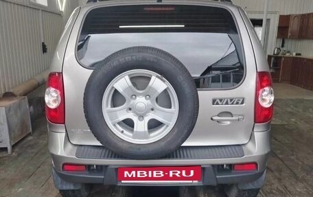 Chevrolet Niva I рестайлинг, 2012 год, 610 000 рублей, 3 фотография