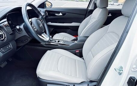 KIA K3, 2023 год, 1 582 000 рублей, 9 фотография
