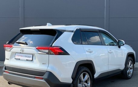 Toyota RAV4, 2021 год, 3 770 000 рублей, 5 фотография