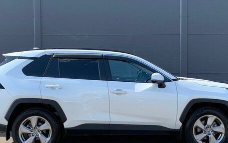 Toyota RAV4, 2021 год, 3 770 000 рублей, 4 фотография