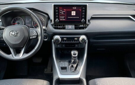 Toyota RAV4, 2021 год, 3 770 000 рублей, 11 фотография