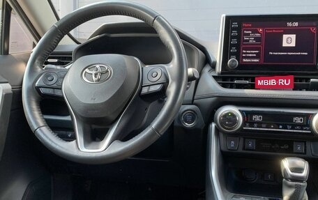 Toyota RAV4, 2021 год, 3 770 000 рублей, 12 фотография