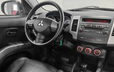 Mitsubishi Outlander III рестайлинг 3, 2012 год, 1 300 000 рублей, 14 фотография