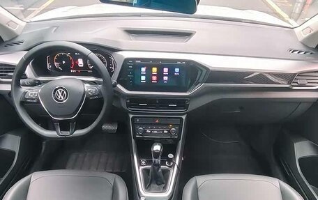 Volkswagen T-Cross I, 2022 год, 1 380 000 рублей, 10 фотография