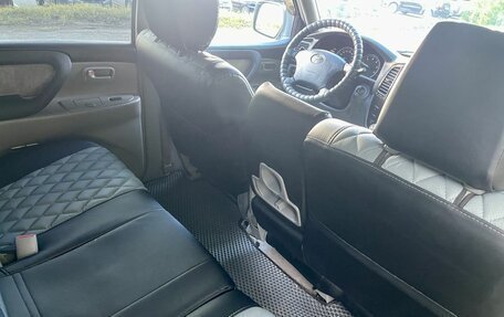 Toyota Land Cruiser 100 рестайлинг 2, 2006 год, 2 590 000 рублей, 12 фотография