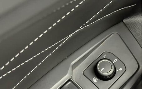 Volkswagen Tiguan II, 2023 год, 2 600 000 рублей, 8 фотография