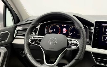 Volkswagen Tiguan II, 2023 год, 2 600 000 рублей, 11 фотография