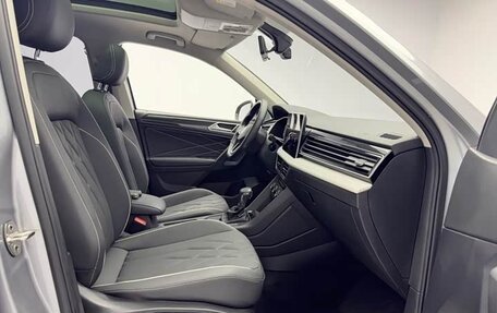 Volkswagen Tiguan II, 2023 год, 2 600 000 рублей, 19 фотография