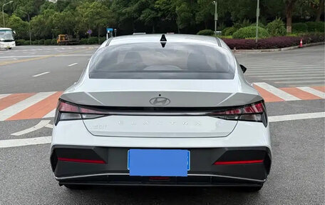 Hyundai Elantra, 2024 год, 1 200 000 рублей, 5 фотография