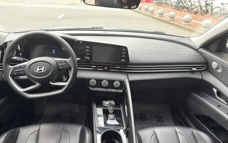 Hyundai Elantra, 2024 год, 1 200 000 рублей, 9 фотография