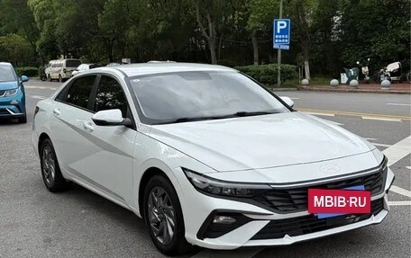 Hyundai Elantra, 2024 год, 1 200 000 рублей, 3 фотография