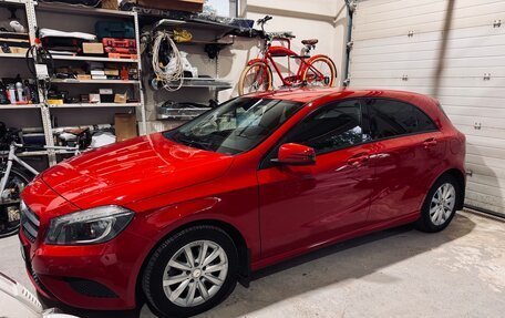 Mercedes-Benz A-Класс, 2014 год, 1 290 000 рублей, 2 фотография
