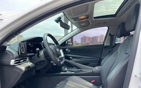 Hyundai Elantra, 2023 год, 1 250 000 рублей, 7 фотография