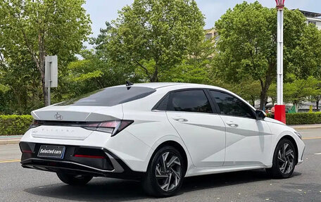 Hyundai Elantra, 2023 год, 1 250 000 рублей, 4 фотография