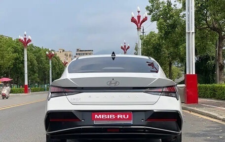 Hyundai Elantra, 2023 год, 1 250 000 рублей, 5 фотография