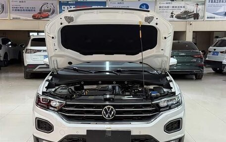 Volkswagen T-Roc I, 2022 год, 2 100 000 рублей, 3 фотография