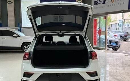 Volkswagen T-Roc I, 2022 год, 2 100 000 рублей, 8 фотография